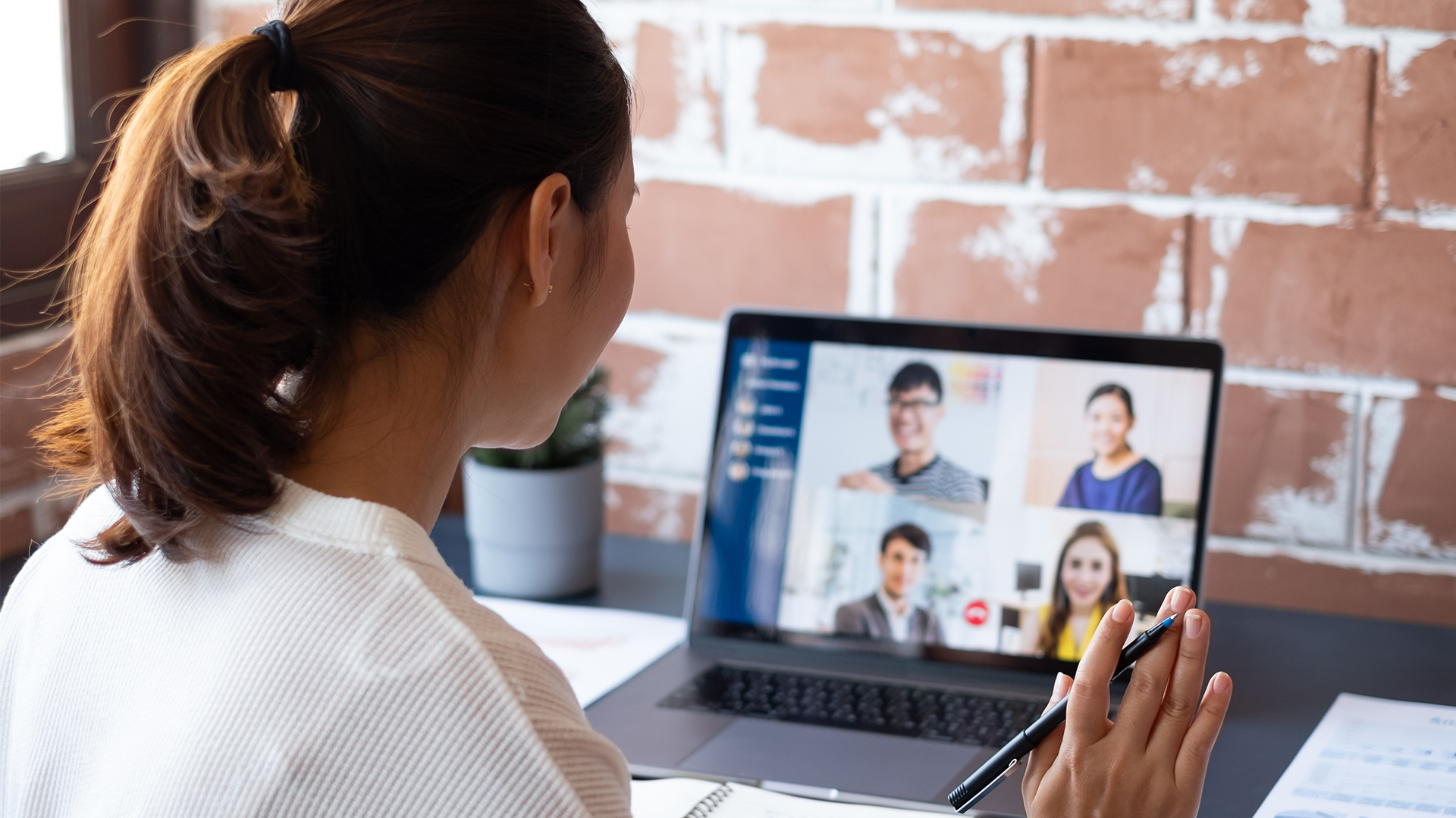 Virtual Team Building: How to Engage Remote Employees